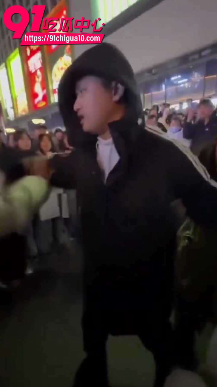 大连街头惊爆原配抓奸大战2