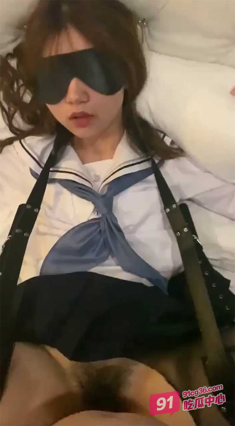 高颜值学生妹性爱合集 一个比一个反差 看完不射算我输！ 配图2