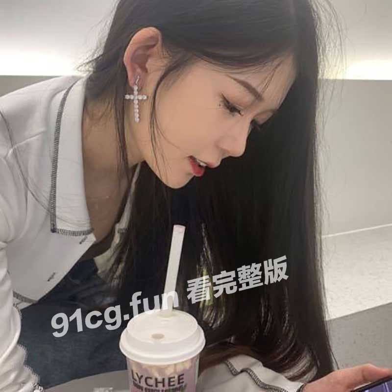 重磅流出欲望十足骚货学妹庆祝元旦口活到学长升天高能福利视频曝光