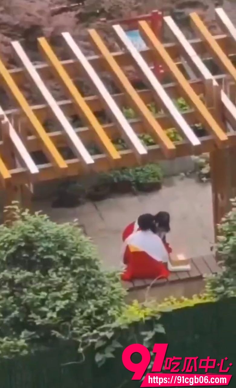 学生在学校偷吃禁果被偷拍 8 学生在学校偷吃禁果被偷拍 8