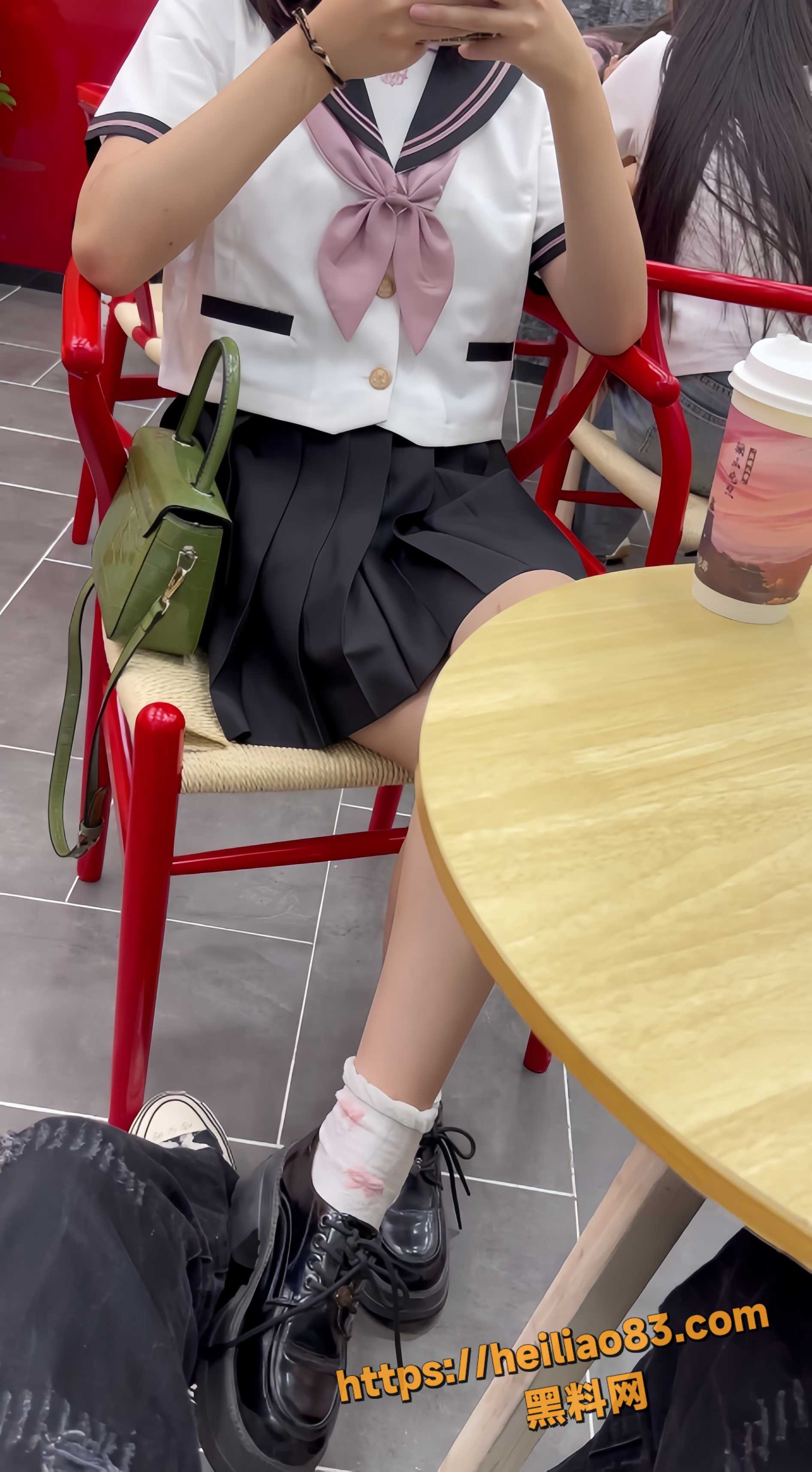 四川甜美JK少女 汪玉 与男友性爱视频曝光 嫩穴被狠狠玩弄反差感爆棚！