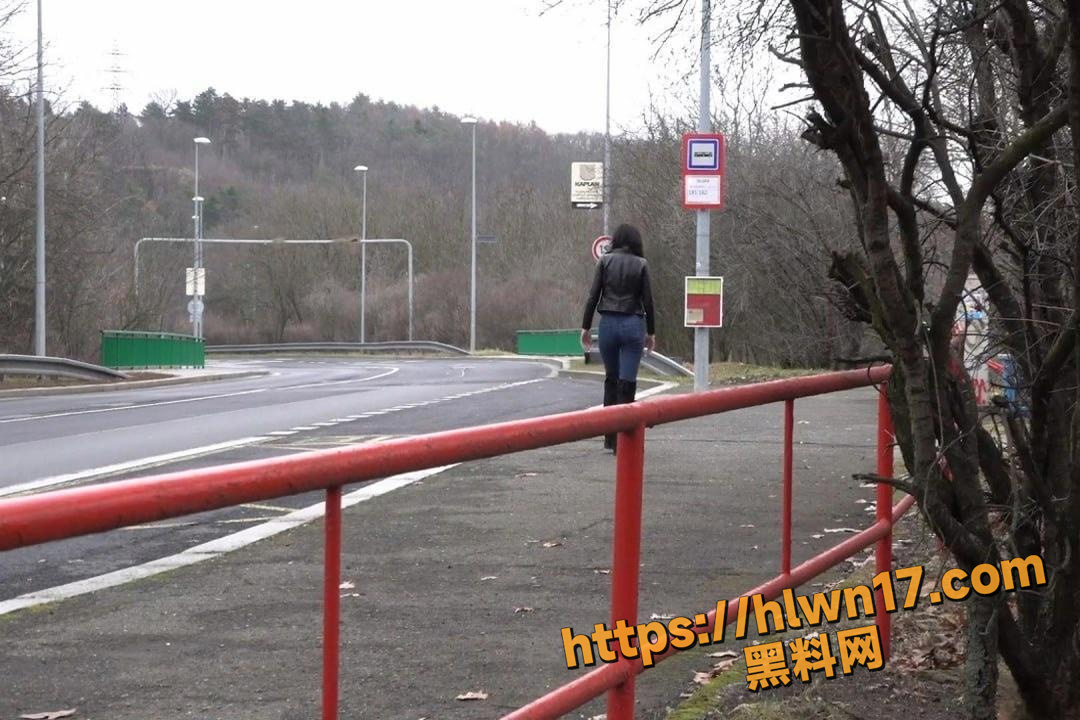 捷克街头搭讪系列之双胞胎女主中的御姐 制造单独偶遇老演员 一次难得的机会机不可失 必须拿下！
