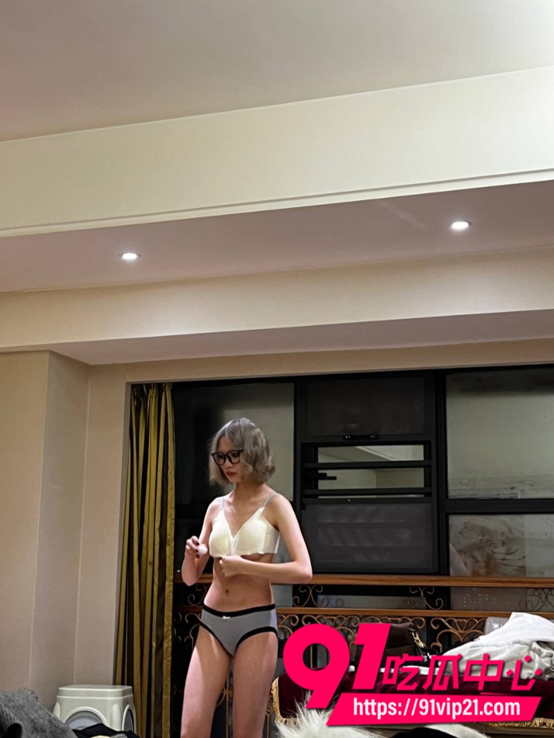 狼友投稿贵州清镇极品御姐蒋玉佳小母狗为了王者荣耀上分甘愿出卖肉体陪睡挨操49