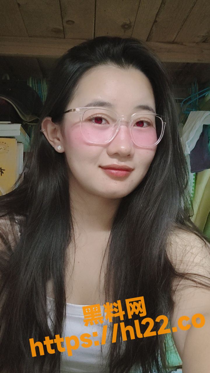 闷骚微胖肥臀前女友,常跟一群男人发裸照撩骚,被男友发现后果断曝光做爱视频
