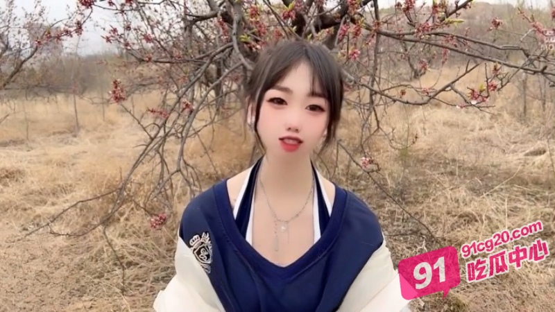 温泉就要裸着泡 爆乳美少女小桃酱 私汤温泉激情流出!