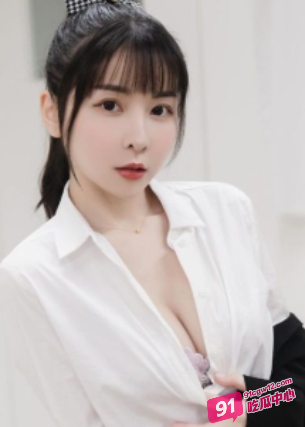 人气女模首部大尺度性爱片 雅捷+胎尼两大痴女携手榨精闺蜜设局3P一王两后 配图3