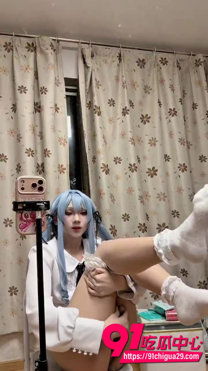 cosplay蓝发双马尾4 cosplay蓝发双马尾4