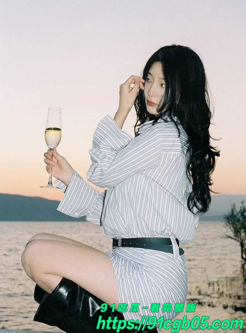 湖南湘潭女大学生陈缪梦 性爱视频流出 化身兔女郎被男友大尺度调教 跪地深喉多体位穿插！