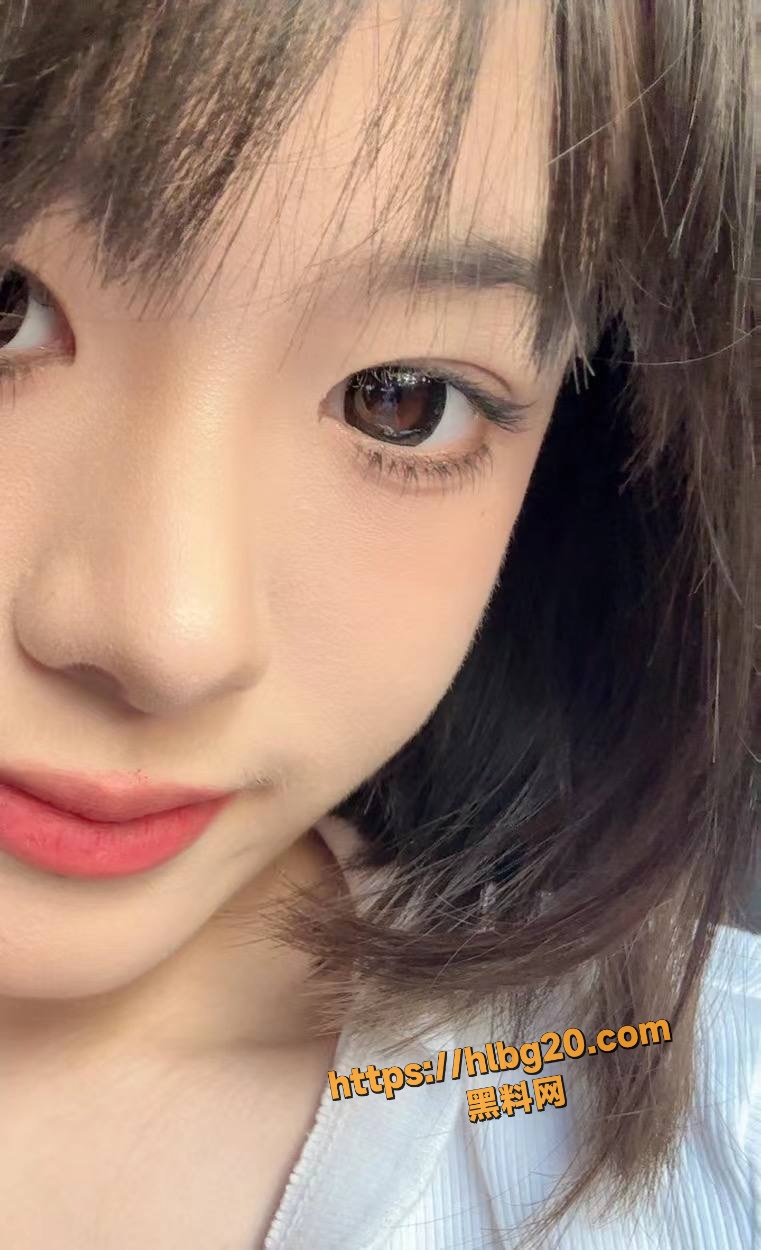 河南省 20岁女大学生 分手后性爱视频遭前男友无情曝光 开档黑丝无套狂操浪叫连连