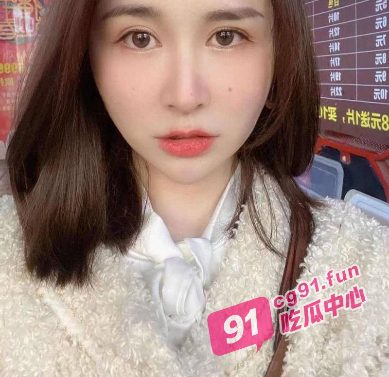 都市丽人也不过是胯下玩物 花式中出打桩 骚穴被玩到喷水也不停歇！
