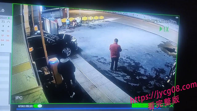 衡阳中专女老师当街怒掀摊位 与学生冲突现场曝光！ 配图2