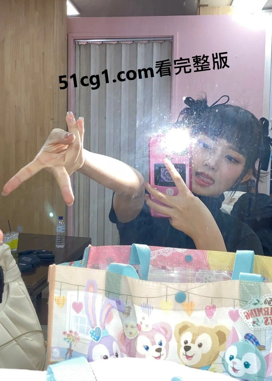 倒Ｖ手勢正夯04.jpg