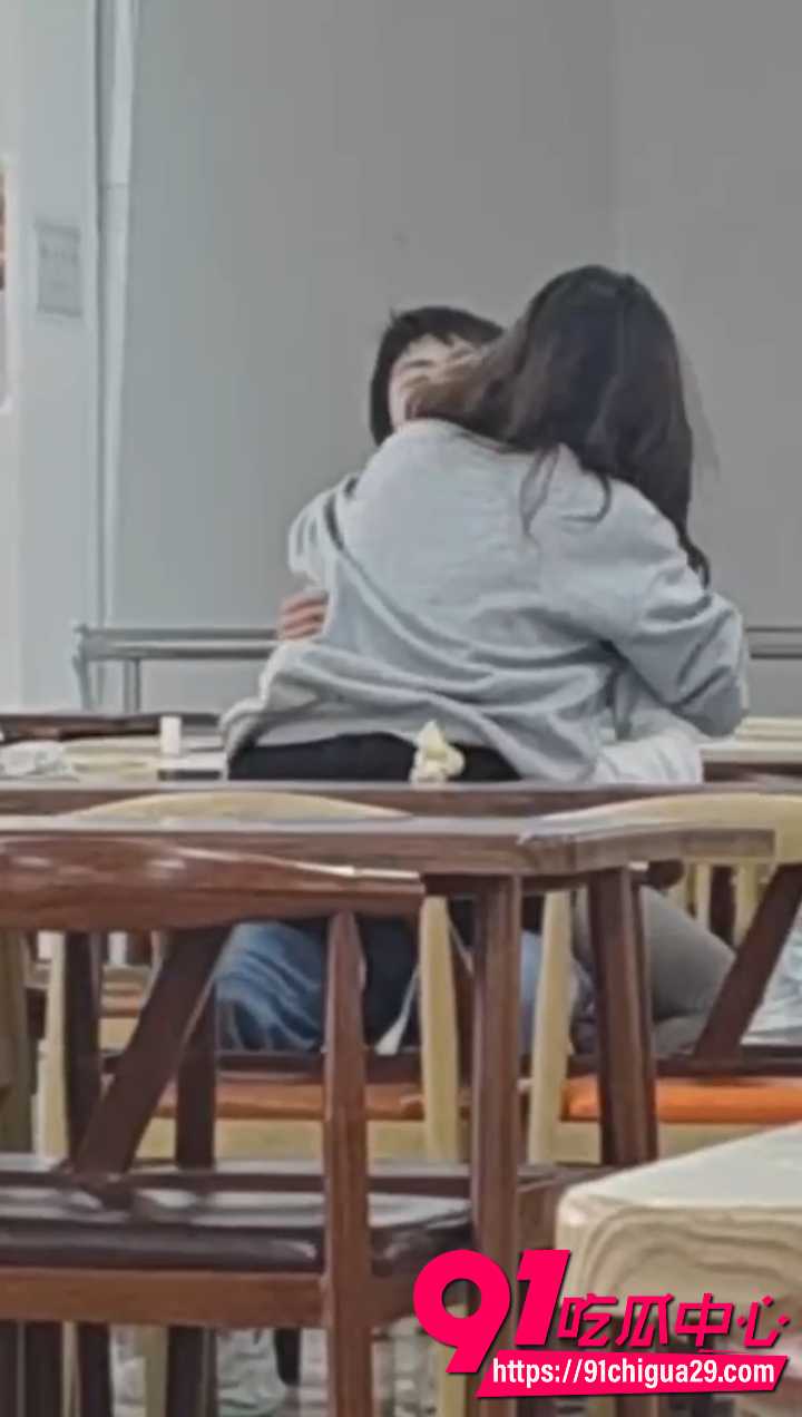 大学生情侣食堂大胆激情2