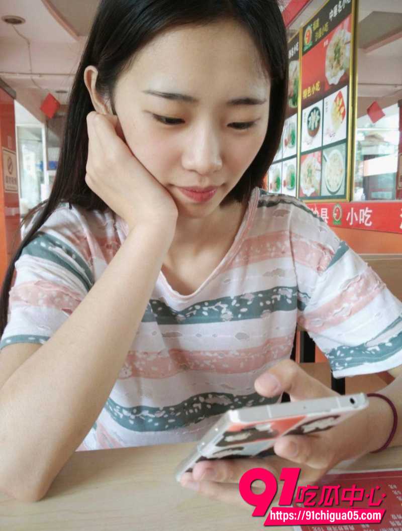 天津滨海小学教师王雪分手黑料 人前师表人后跪舔骚母狗 主动秀黑穴床上口交中出白浆狂喷