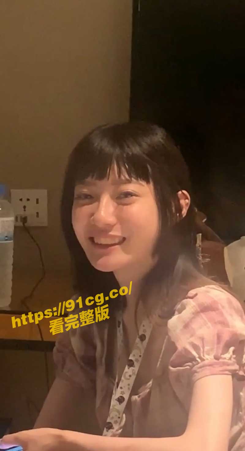 性爱泄密!传媒大学冷艳骚货吴X宜卖淫粉嫩乳头吃大屌啪啪拷问爱情史