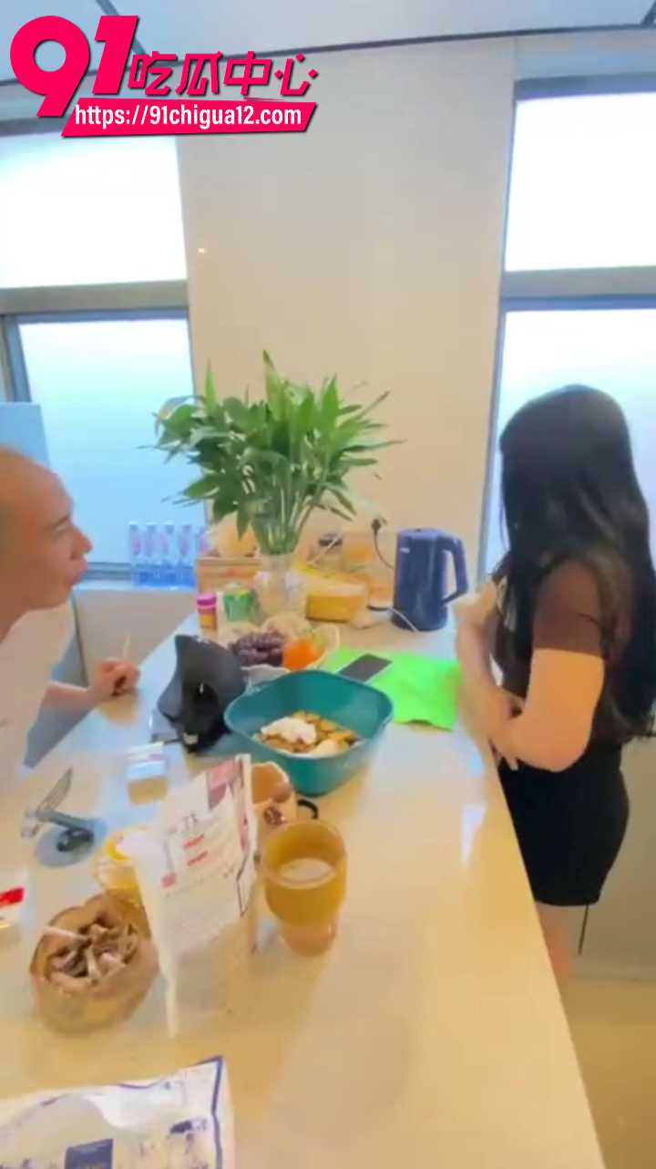 老公联合小三讨伐原配老婆3