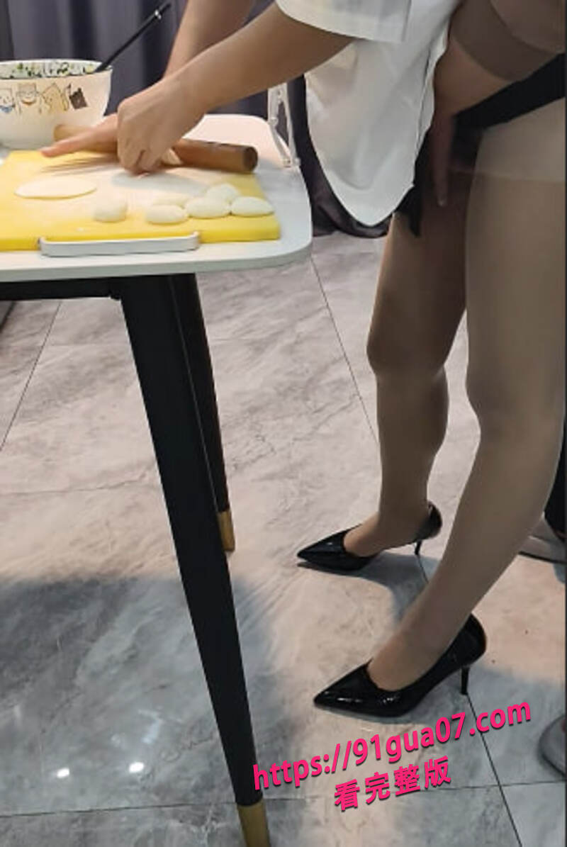 人妻诱惑儿子做爱05 人妻诱惑儿子做爱05