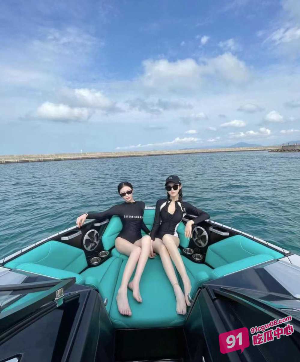 三亚富二代游艇出海淫趴视频流出 多名女神被圈养成性奴母狗 同时跪舔服侍 配图2