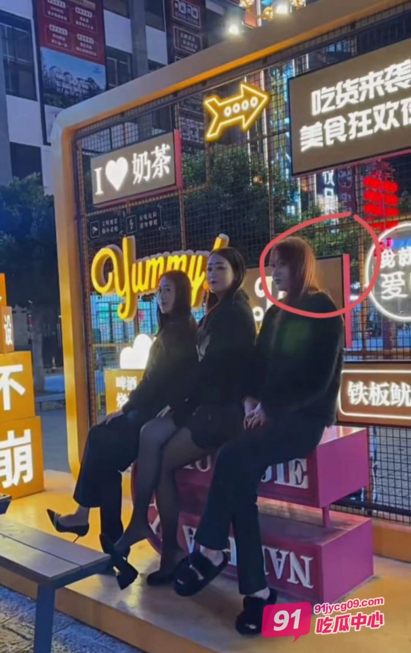 云南楚雄李华美被曝光私下外围卖淫 250就能上是真不值钱啊!