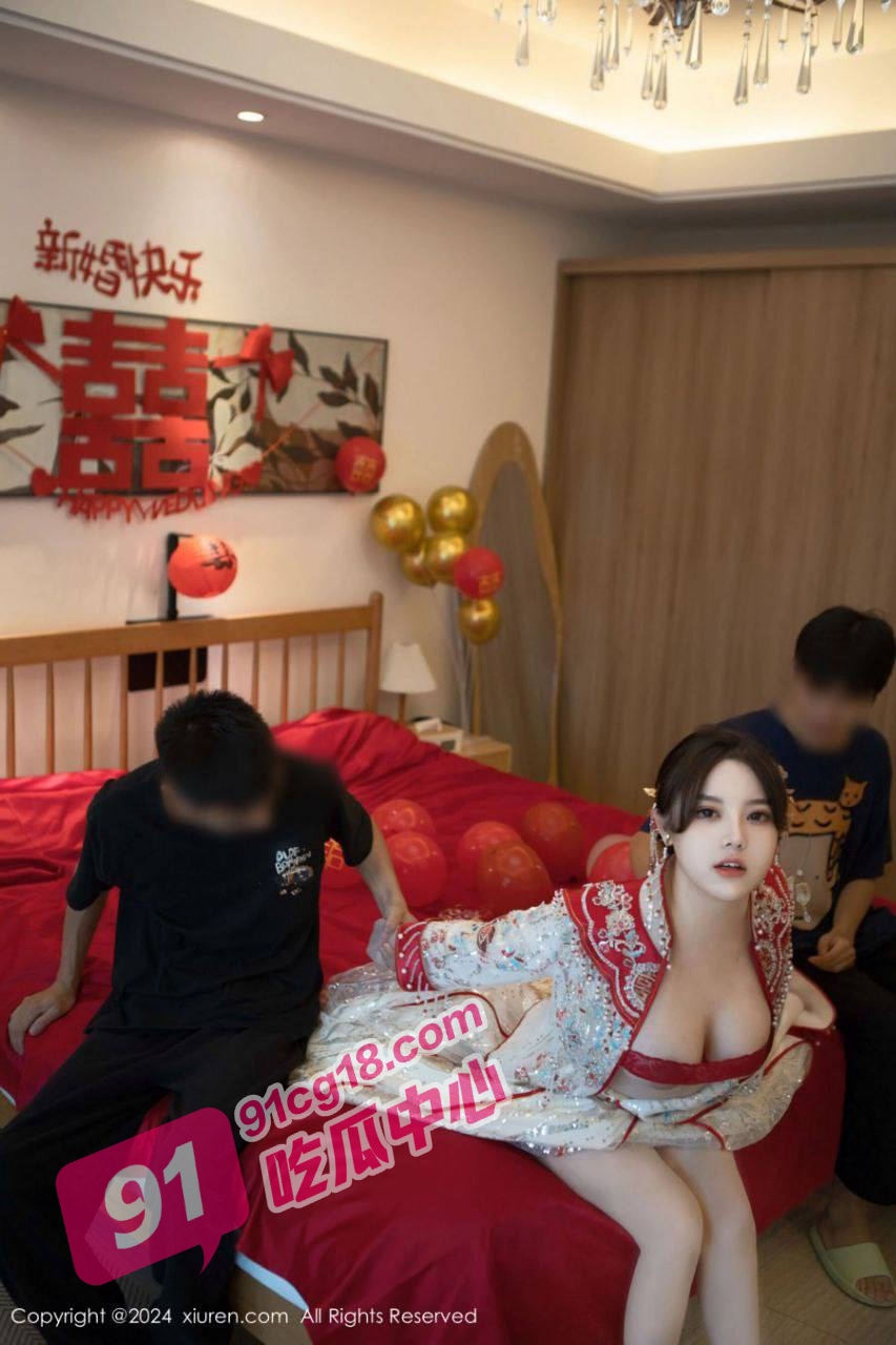 秀人网巨乳嫩模豆瓣酱《新婚快乐》主题 一个新娘多个新郎 好刺激啊!