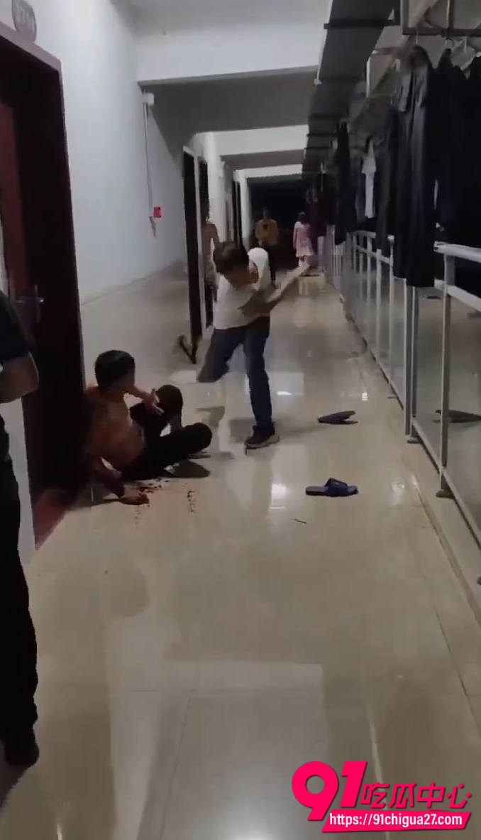 广东一厂区宿舍突发砍人惨案5