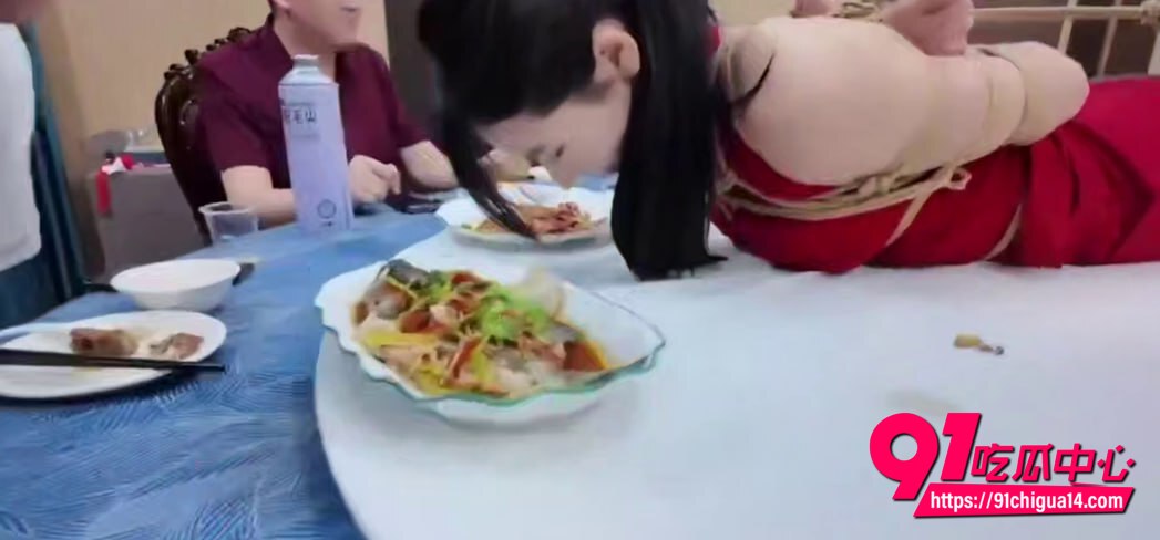 旋转餐桌捆绑Play视频6 旋转餐桌捆绑Play视频6