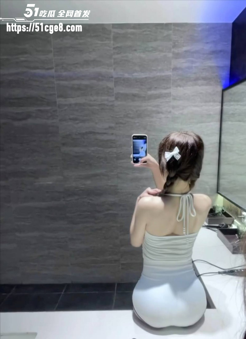 4 4