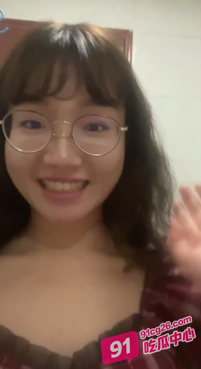 重庆微坦母狗陈娟 私拍被男友泄密 肉肉的身材操起来可润了！ 配图5