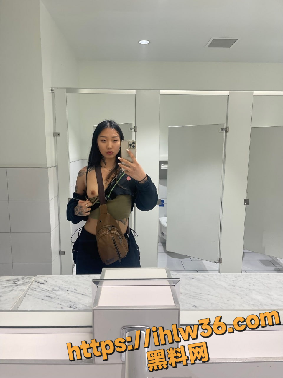 媚黑嘻哈风蜜桃臀亚裔博主Saucekay性爱私拍合集 巨乳肥臀被黑哥抓着屁股后入爆操内射！