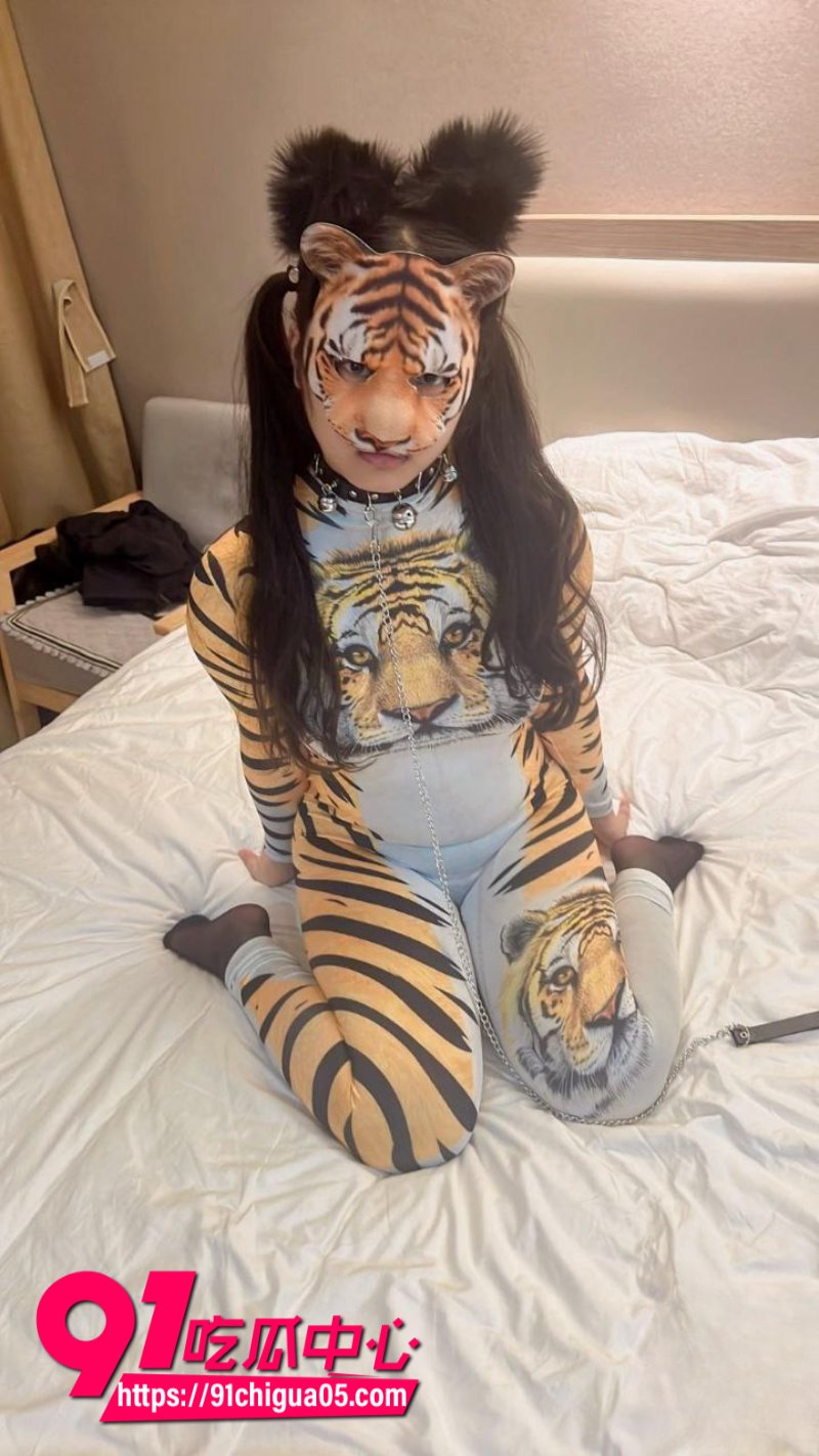 海角大神 约炮白嫩小护士 把妹子调教成胯下母狗 随意玩弄抽插