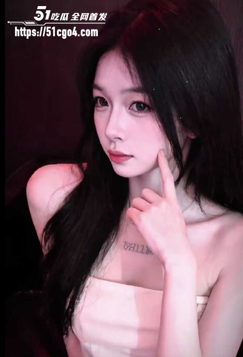 极品高颜值纹身小网红维尼露脸自拍性爱视频曝光1拷贝