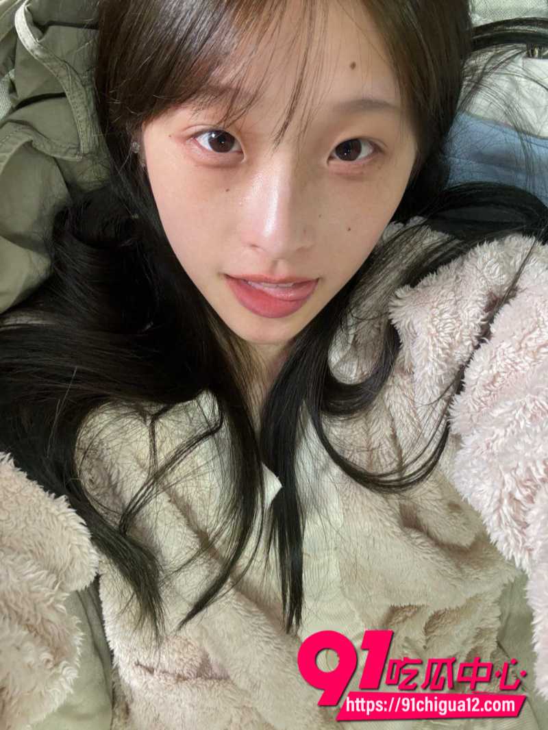 清纯反差大学生裸聊泄密 宿舍自拍全裸张腿求操尺度炸裂！
