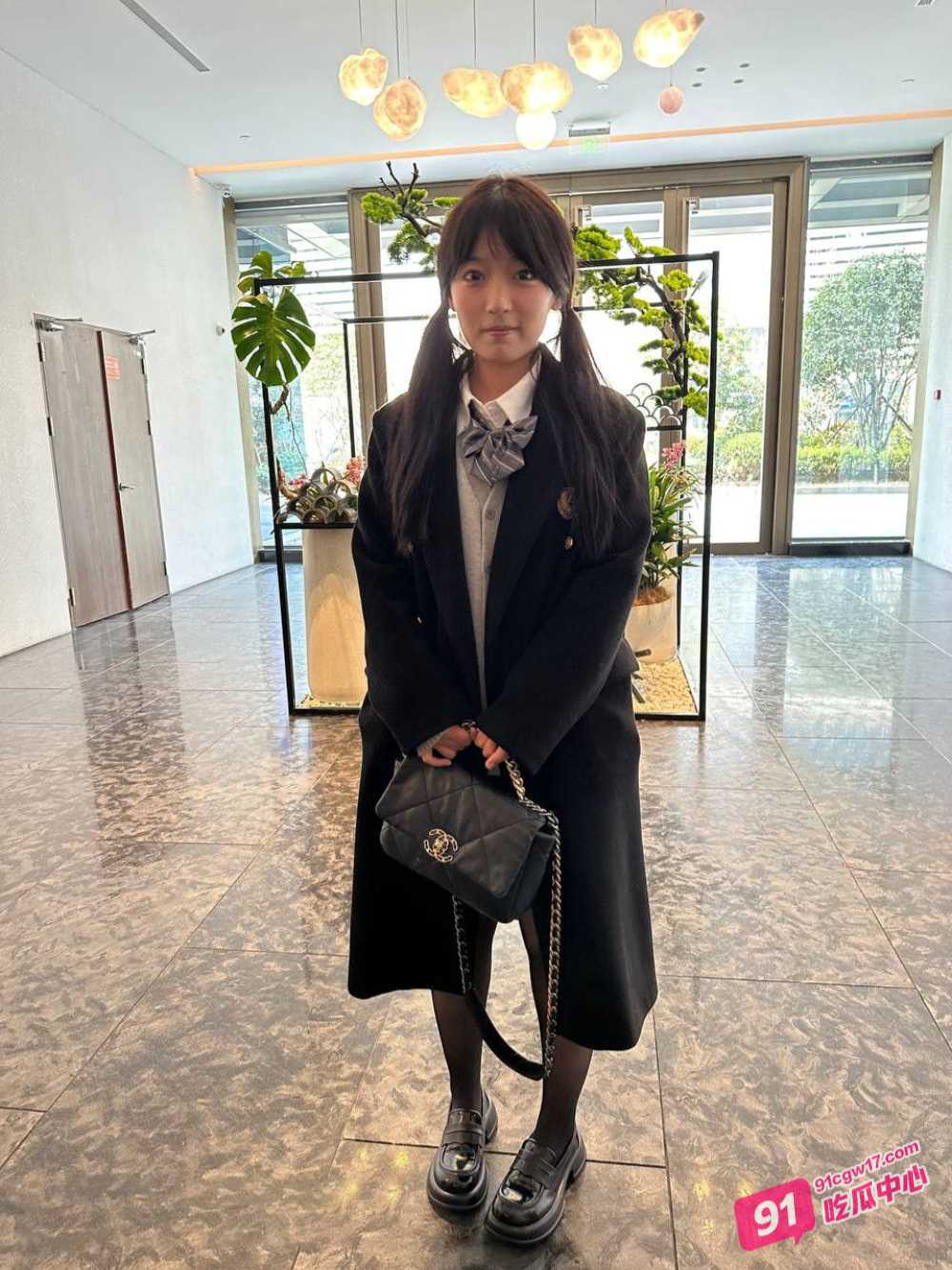 土豪圈惊爆群P视频流出 大一学妹一步步从傻白甜到性奴母狗的过程 配图5