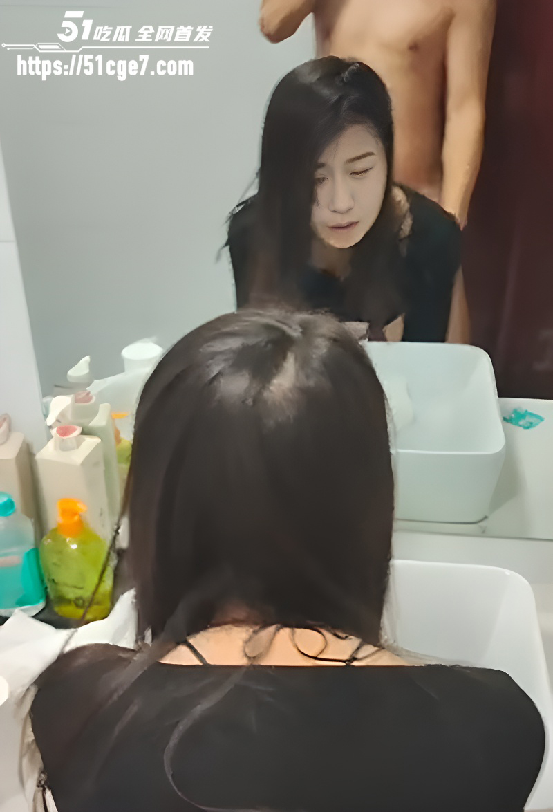 西安清纯长发白衣妹刘露露不雅视频曝光 6
