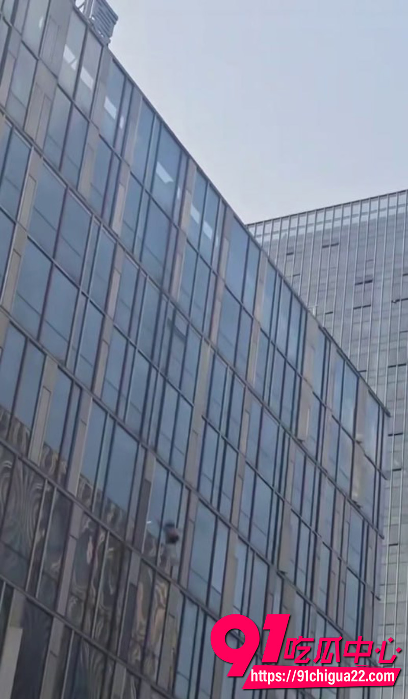 济南汉峪金谷高楼坠楼事件6