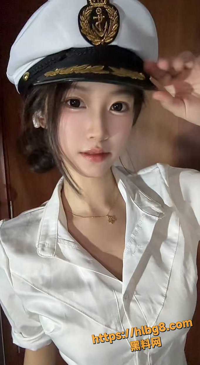 山东职业学院 清纯大一学妹 援交私拍流出 空军制服摇曳榨精 彻底沦为母狗！