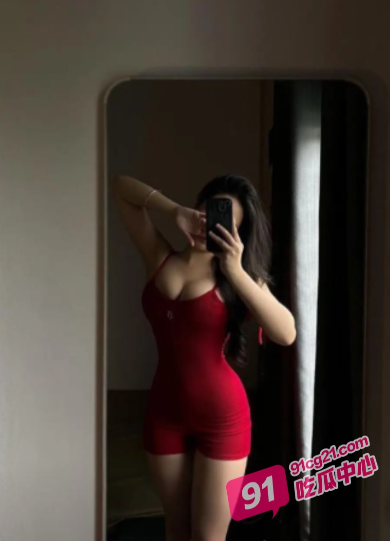 抖音网红甲辰年三月十四 与榜一大哥约战 女上位摇得好爽！ 配图5