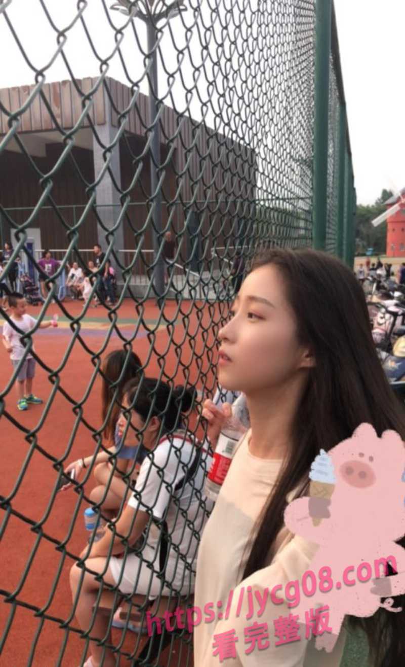 杭州美女施芮雯私拍泄密！清纯外表下反差魅力太撩人