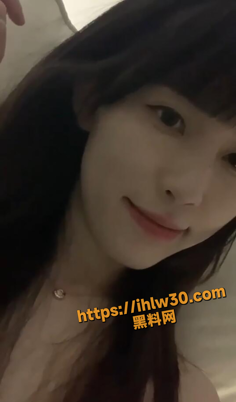 花椒网红主播 果果 榜一大哥福利视频 激情自慰 青春美少女 满屏都是荷尔蒙的气息!