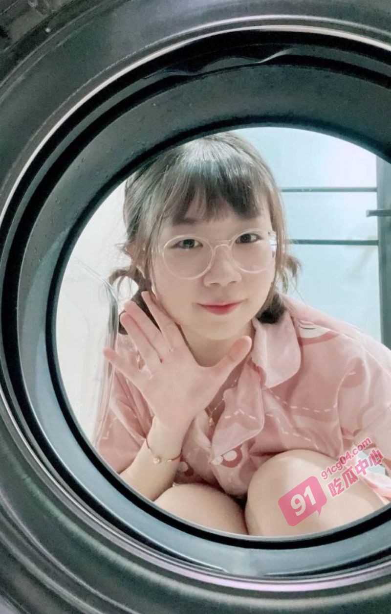 眼镜妹的淫乱派对～天津18岁嫩妹潘曦 与现男友和前男友一同进行淫乱派对！