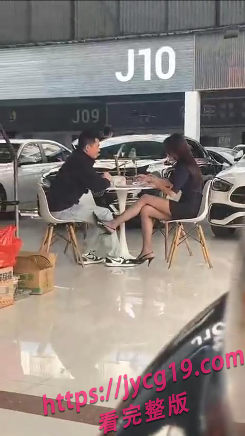 黑丝职业装女销冠必经之路 挑逗客户应对极限