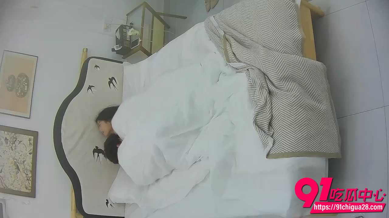 酒店偷拍 多彩公寓里年轻小美女迷上69姿势 男友舌头猛舔蜜穴爽翻天
