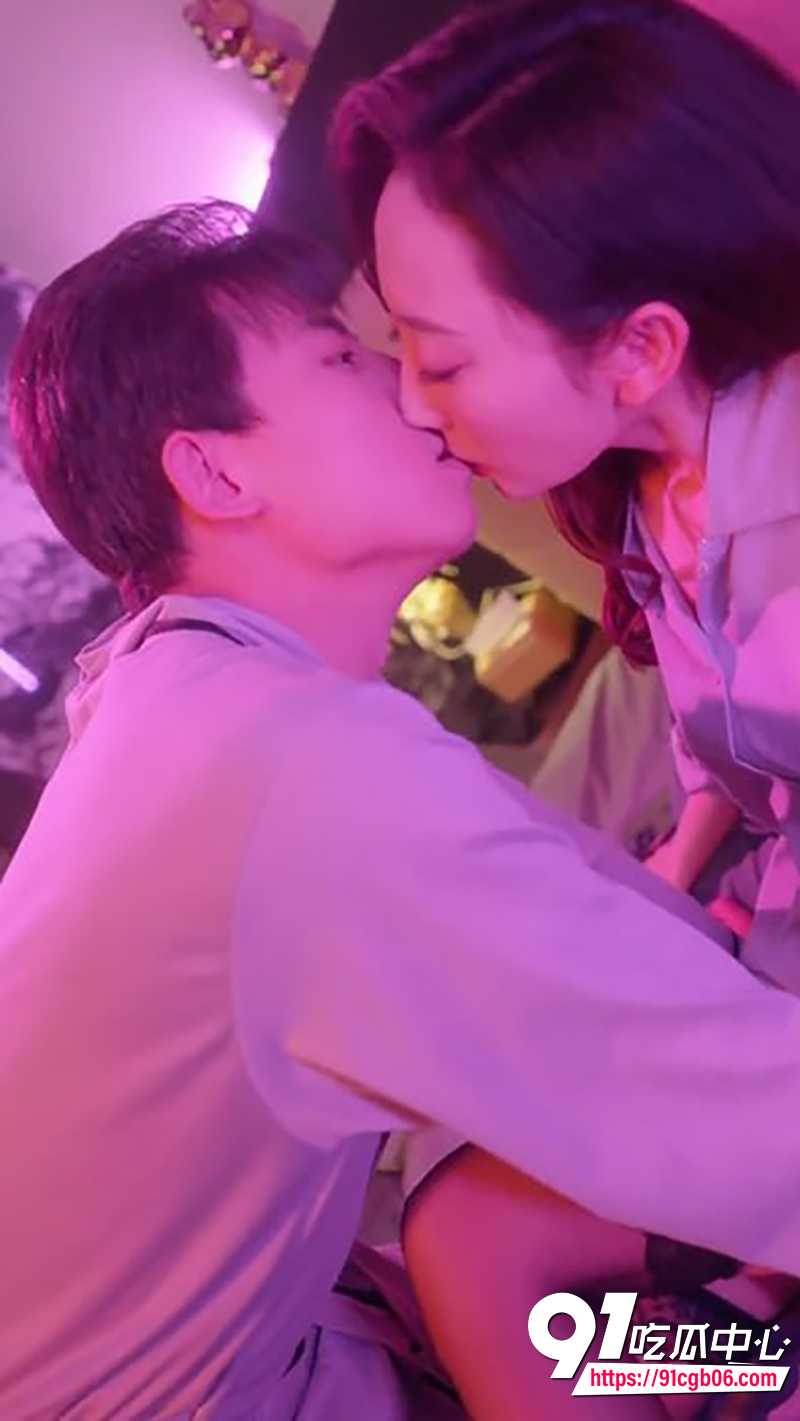 3每日擦边短剧 无法自拔 2 3每日擦边短剧 无法自拔 2