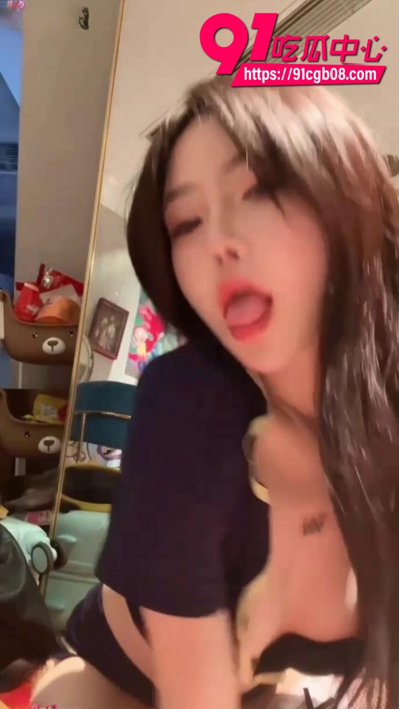 Song老师网袜女警火辣自慰，叫爸爸3