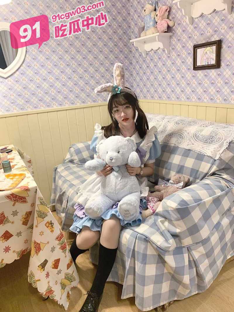 清纯白丝洛丽塔学妹与炮友约炮视频流出!白皙皮肤粉嫩乳头娇艳欲滴!