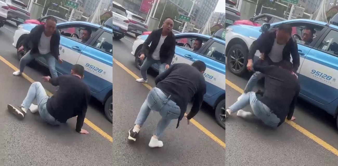 路怒症街头打架白鞋男子拿小刀捅黑鞋男血液瞬间流出 马路矛盾升级司机激烈冲突惊险又刺激