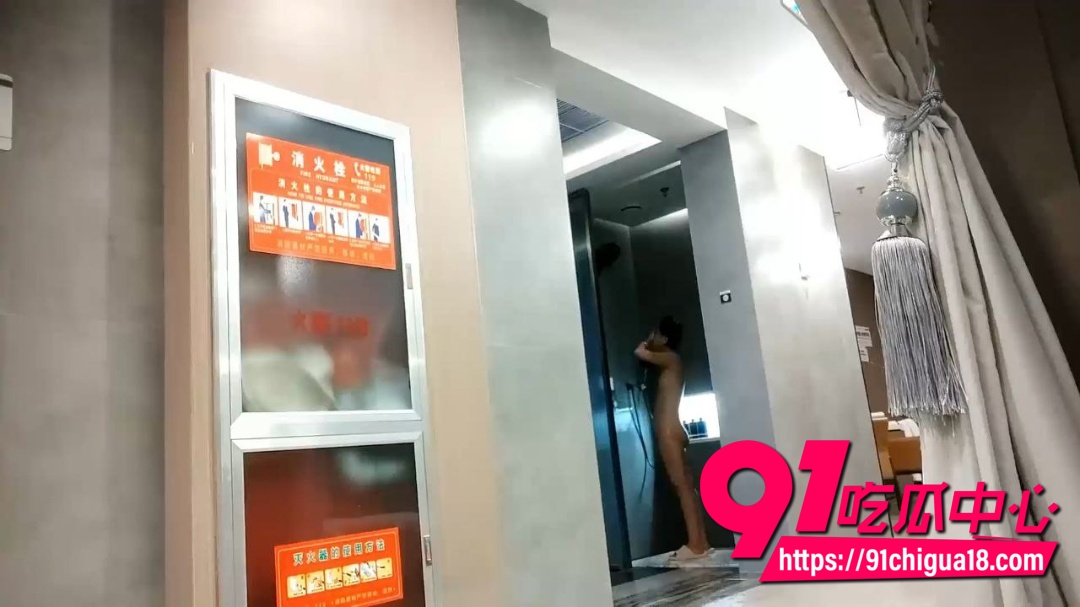 大神会所更衣室偷拍合集2 大神会所更衣室偷拍合集2