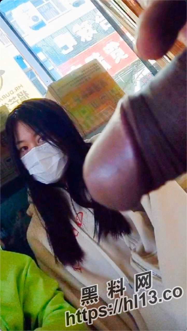 街射超强新作！街头对着陌生妹子打飞机 ，视频里的女主都是精挑细选的女主！