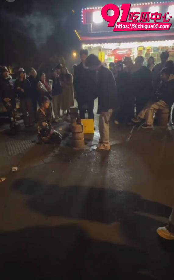 杭州BPM酒吧当街捉奸5 杭州BPM酒吧当街捉奸5