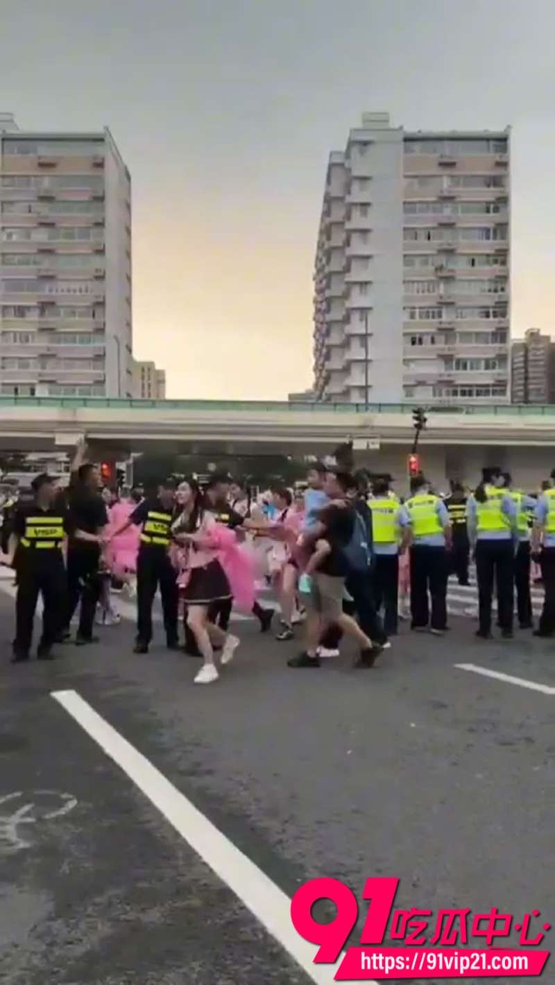 伪娘风波原图 6 伪娘风波原图 6